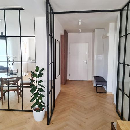 Beautiful New Apt In Old Town Near Train Station - Free Parking Bratislava Exterior foto
