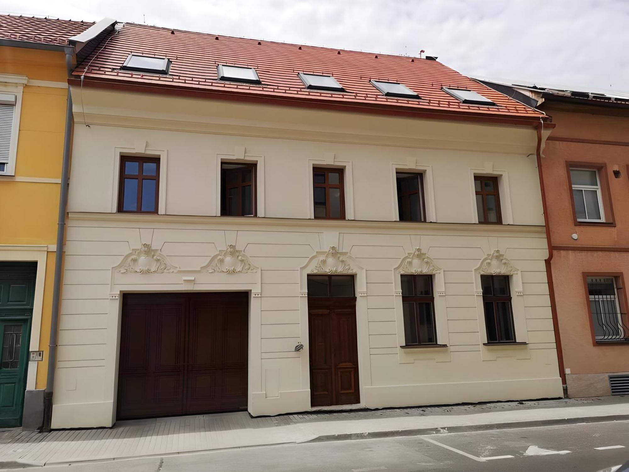 Beautiful New Apt In Old Town Near Train Station - Free Parking Bratislava Exterior foto