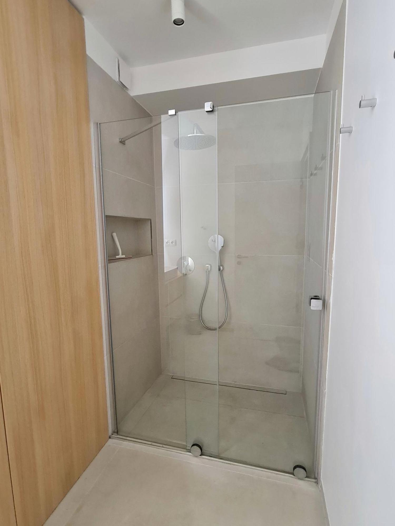 Beautiful New Apt In Old Town Near Train Station - Free Parking Bratislava Exterior foto